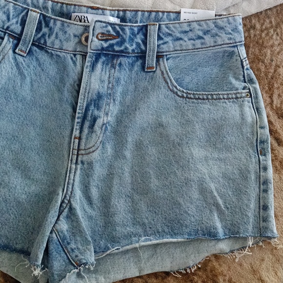Zara Mid Rise Jean Shorts - Picture 5 of 13